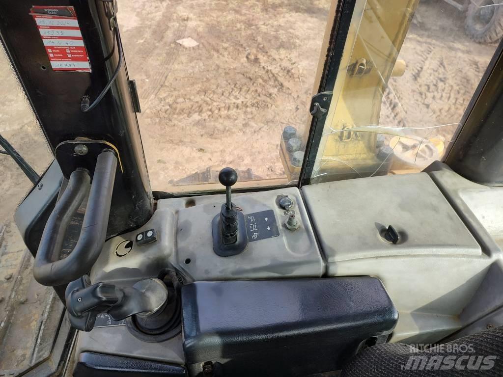 CAT D 6 N LGP Верижни булдозери
