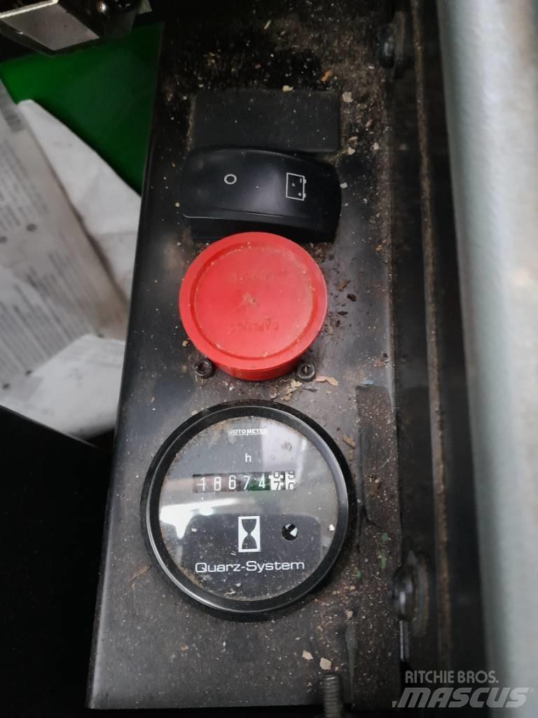 John Deere 1010 E Форуардери