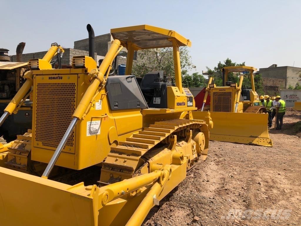 Komatsu D 85 ESS-2A Верижни булдозери
