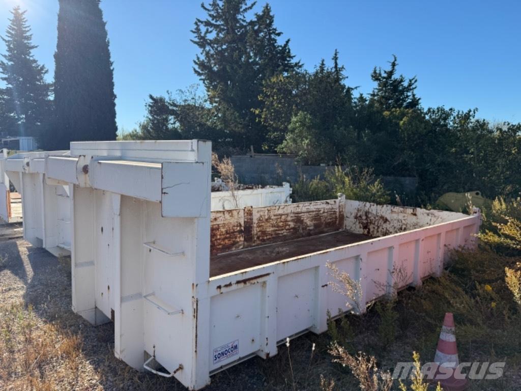 Benne ampiroll Камиони с кран с кука