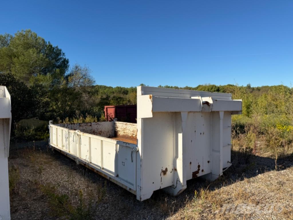 Benne ampiroll Камиони с кран с кука