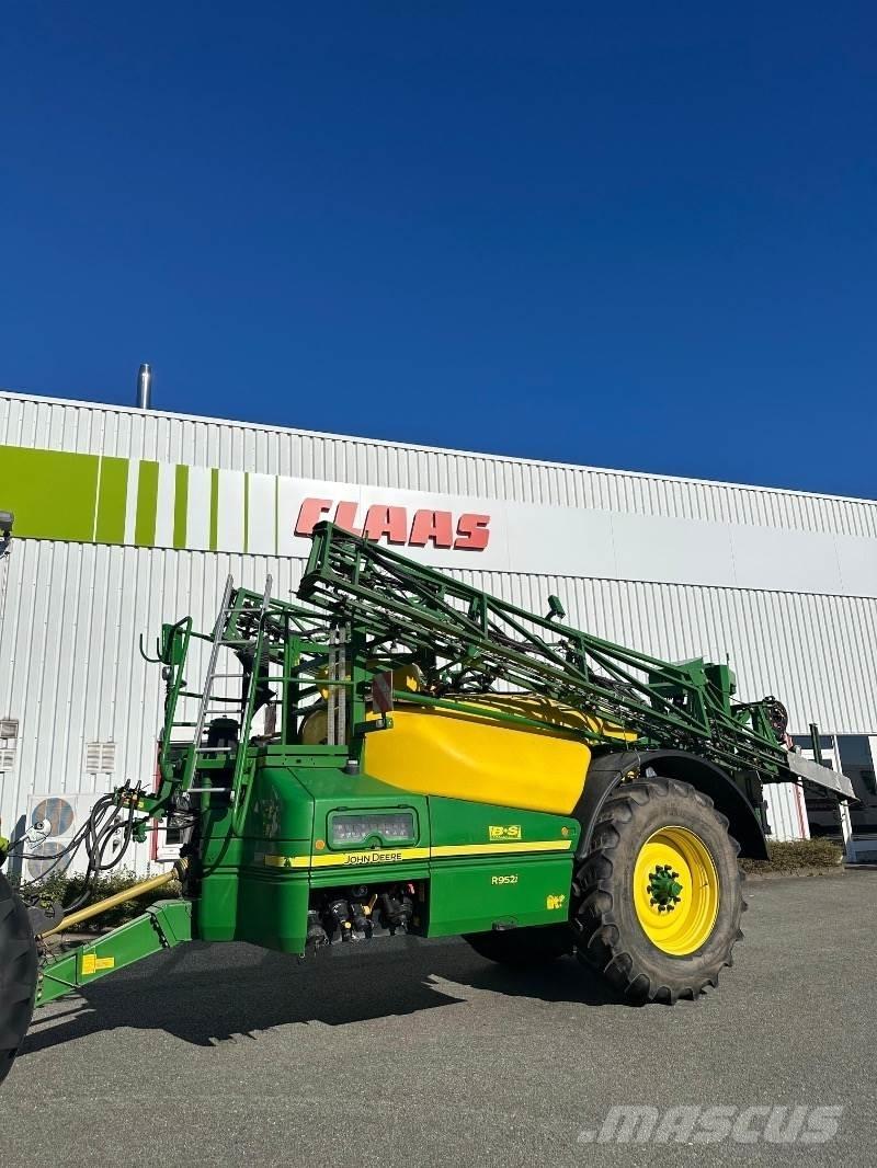 John Deere R952 i Прикачни пръскачки
