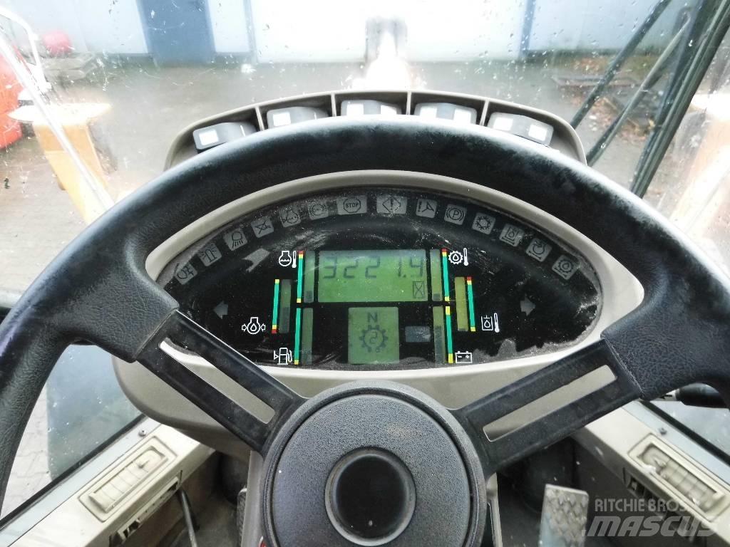 CASE 721 D Колесни товарачи