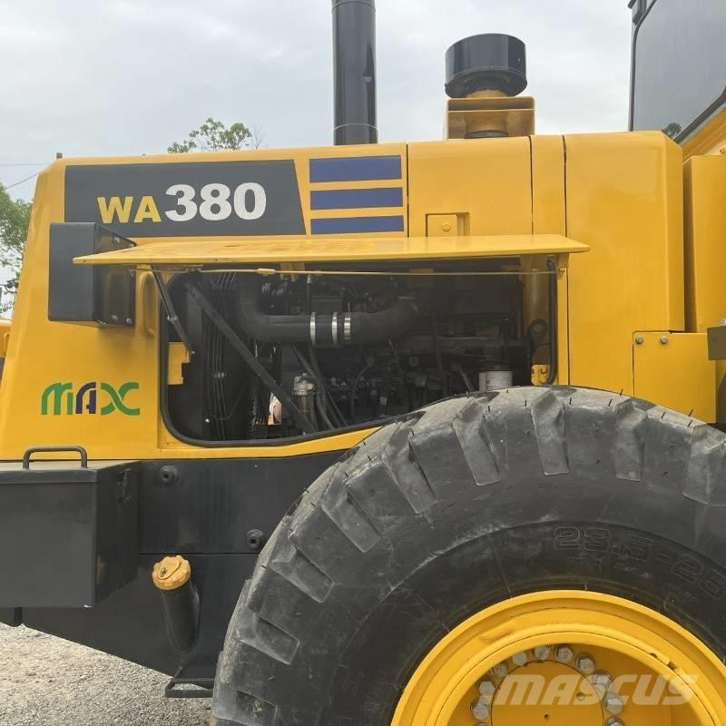 Komatsu WA 380 Колесни товарачи