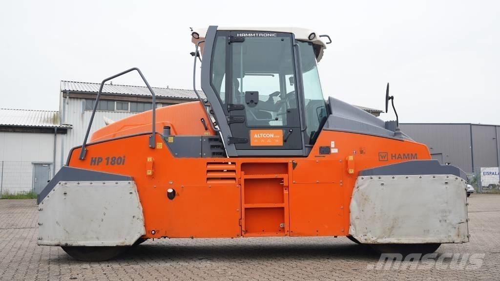 Hamm HP 180 i Пневматични гумени  ролки
