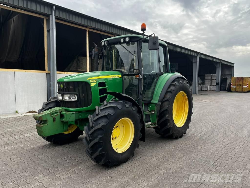 John Deere 6120 Трактори