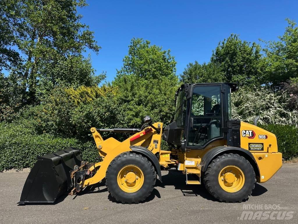 CAT 908 Колесни товарачи
