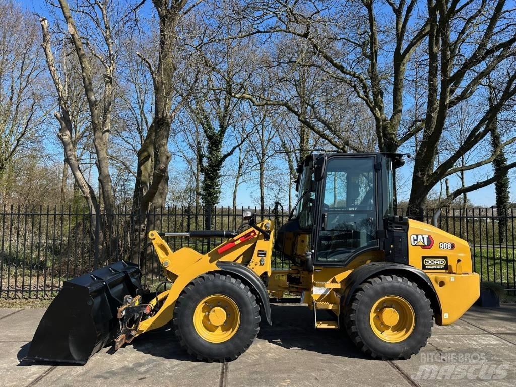 CAT 908 Колесни товарачи