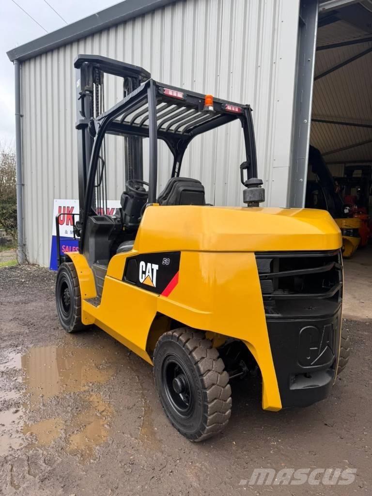 CAT DP 50 N Дизелови камиони