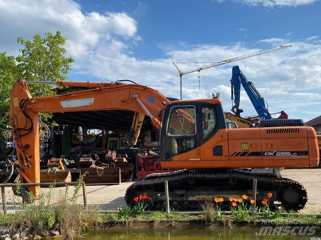Doosan DX 255 NLC Верижен екскаватор