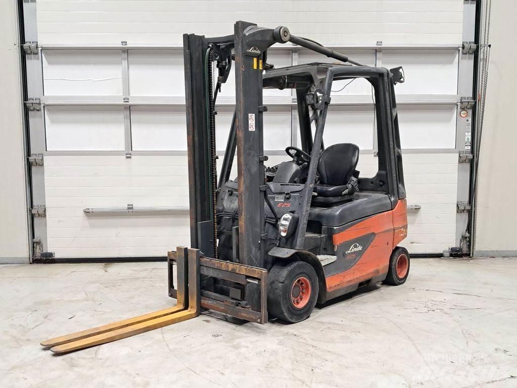 Linde E25-01 Електрически вилични кари-повдигачи