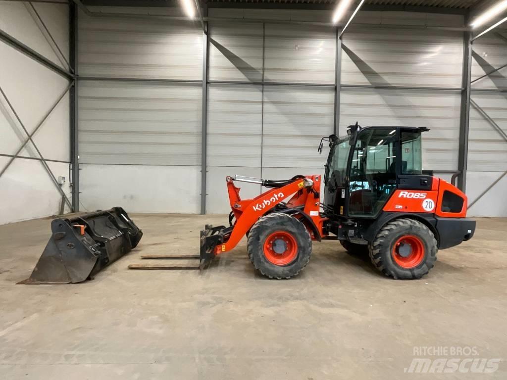 Kubota R 085 Колесни товарачи