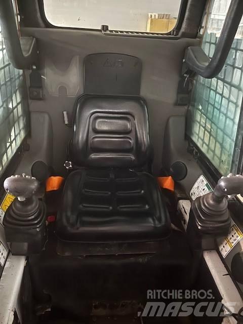 Bobcat S 100 Мини товарачи

