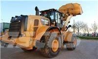 CAT 966M Колесни товарачи