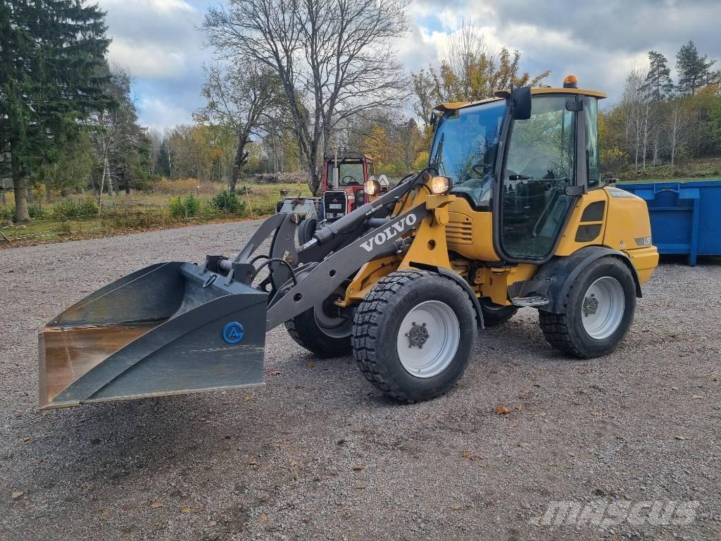 Volvo L25F Мини товарачи
