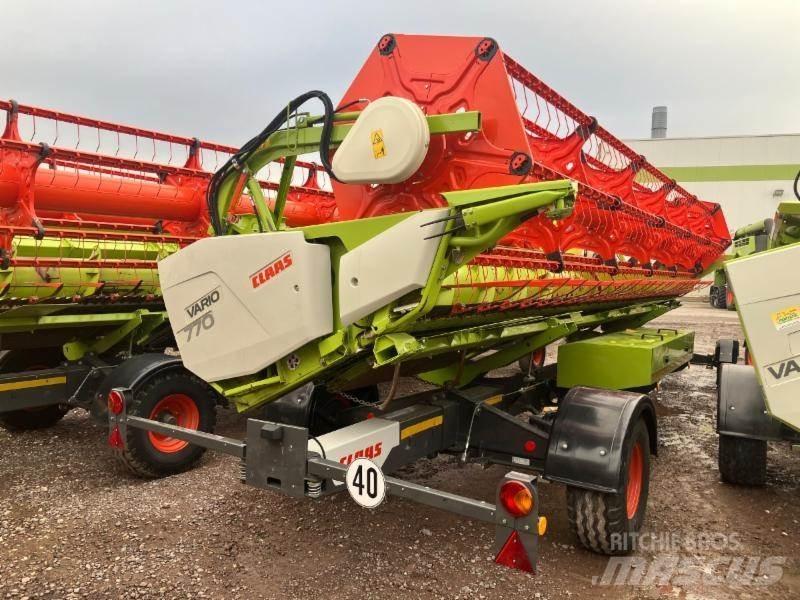 CLAAS TRION 520 Комбайни