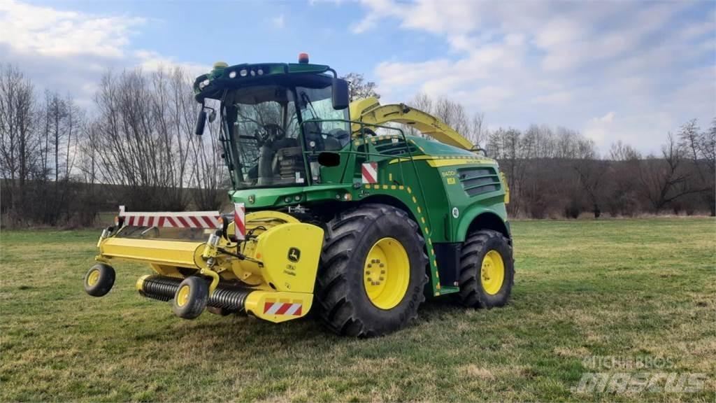 John Deere 8400i Самоходни фуражири