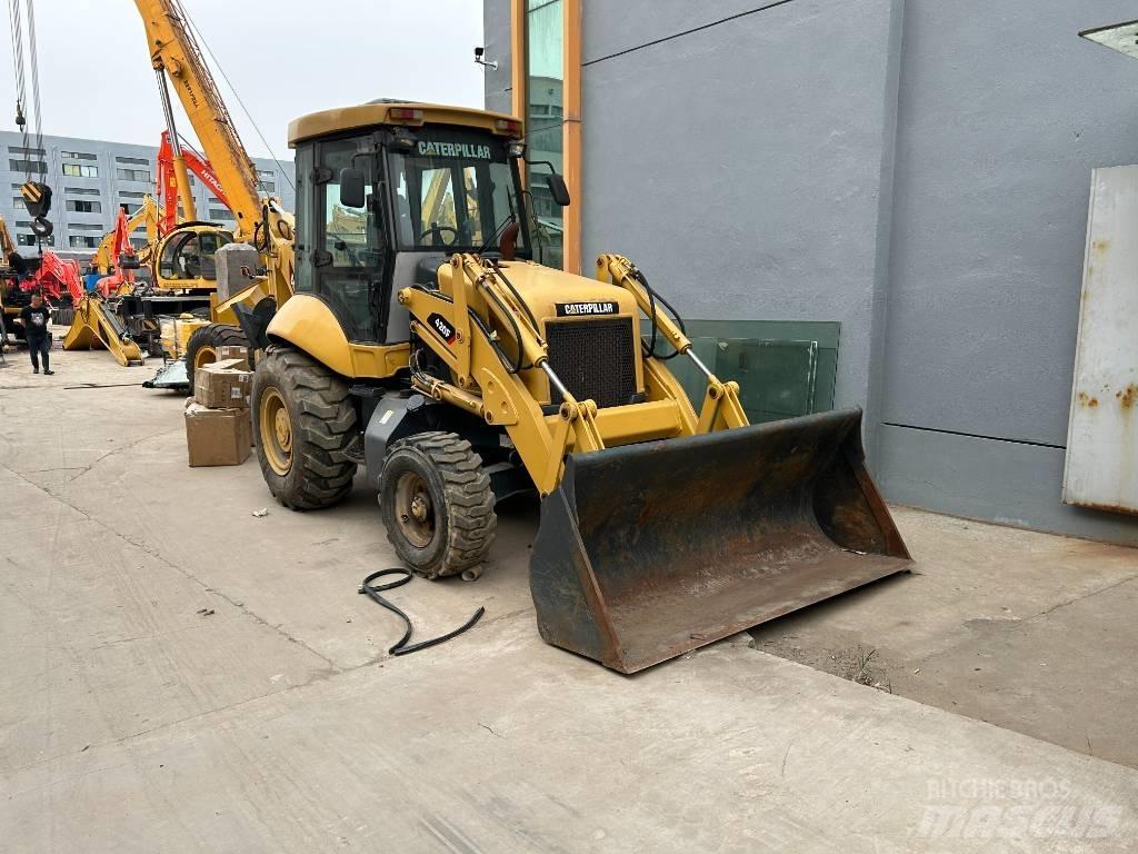 CAT 420 F Товарач със заден ексватор