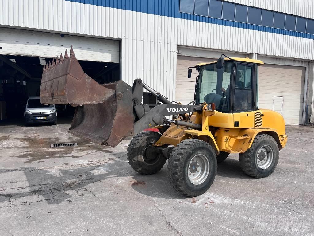 Volvo L 30 B Колесни товарачи