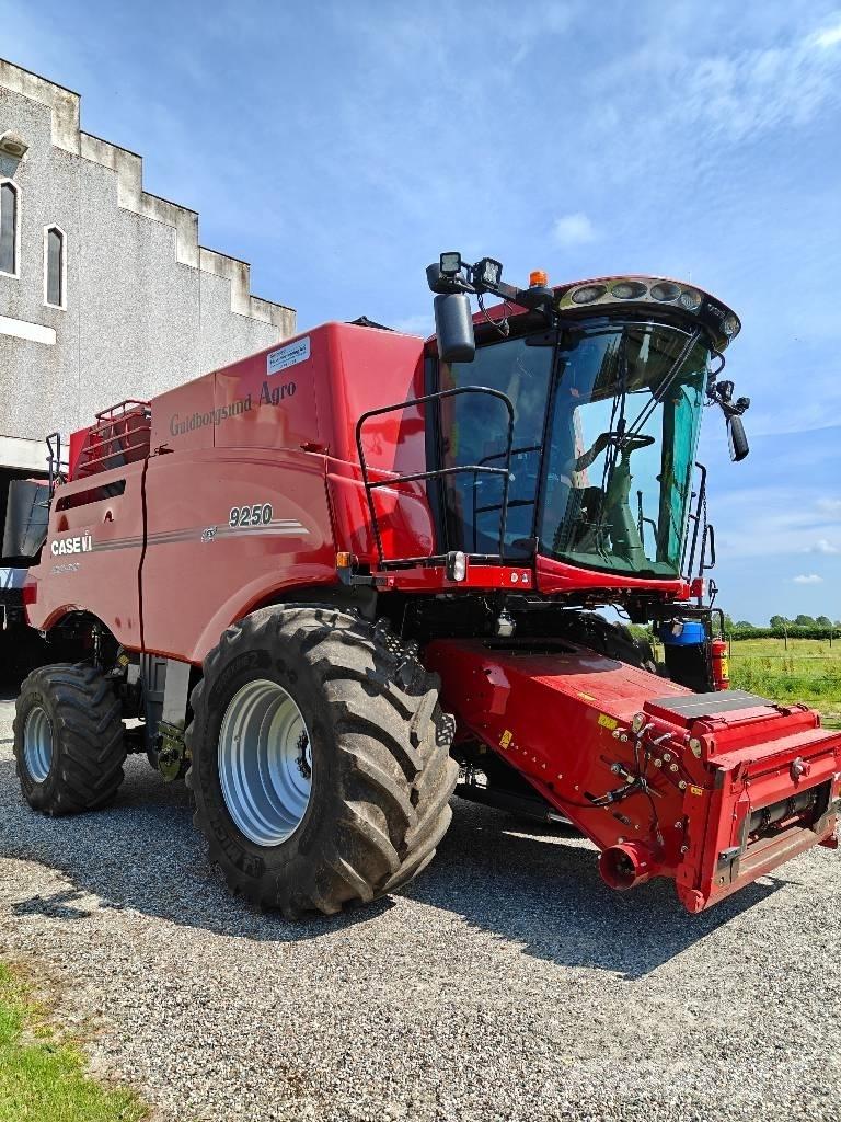 Case IH 9250 Комбайни