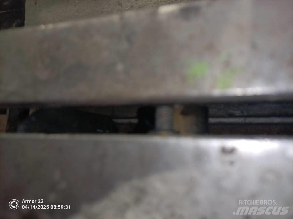 JLG 2630 ES Ножични работни платформи