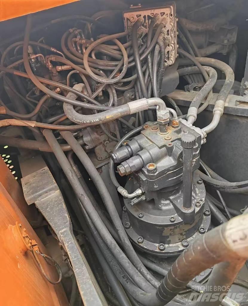 Hitachi Zaxis 200 LC Средни екскаватори 7т - 12т