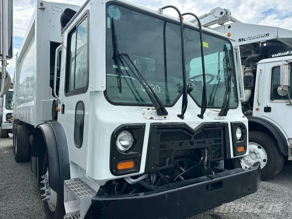 Mack MRU 633 Камиони за отпадъци