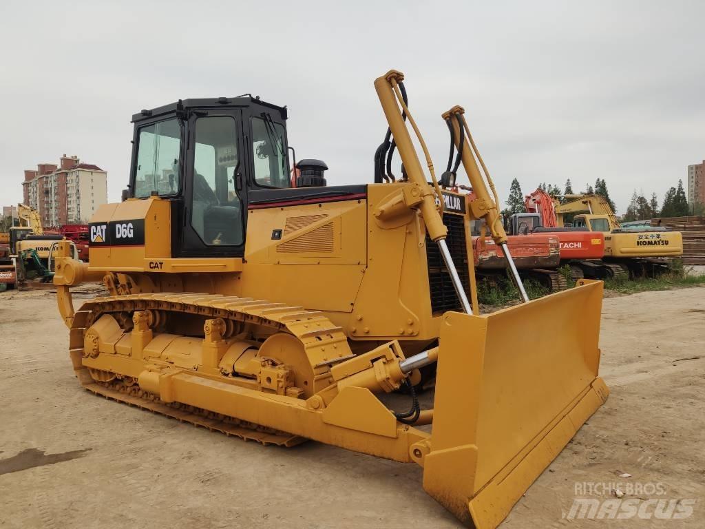 CAT D 6 G Верижни булдозери

