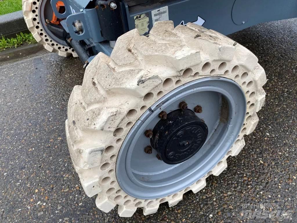 JLG 340AJ Съчленени стрелови подемници