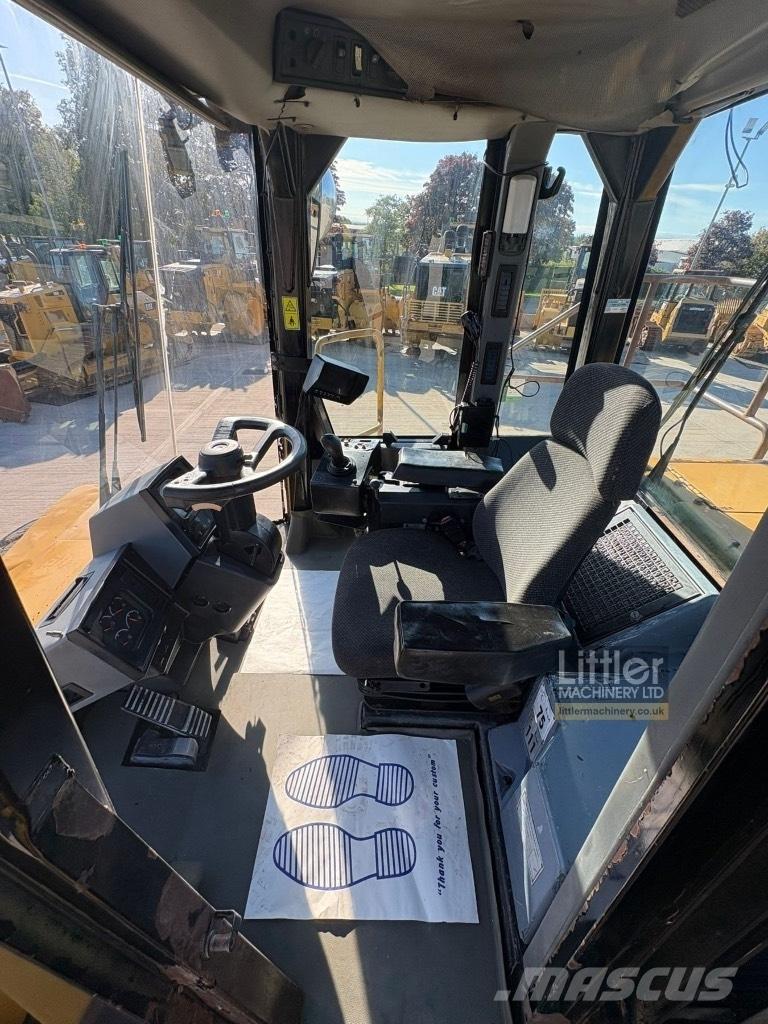 CAT 824 H Колесни булдозери

