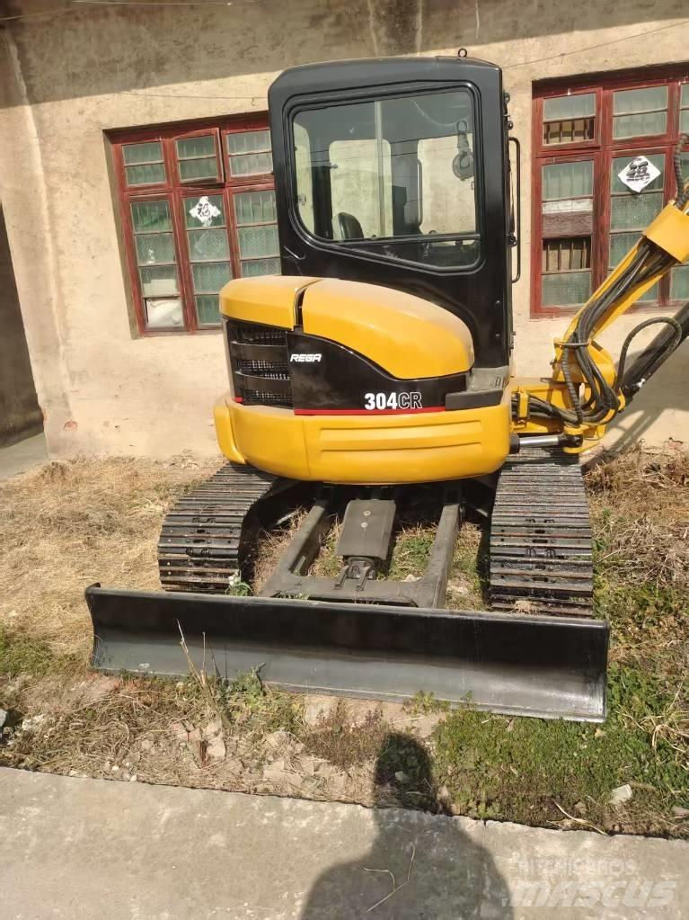 CAT 304 CR Мини екскаватори < 7 т