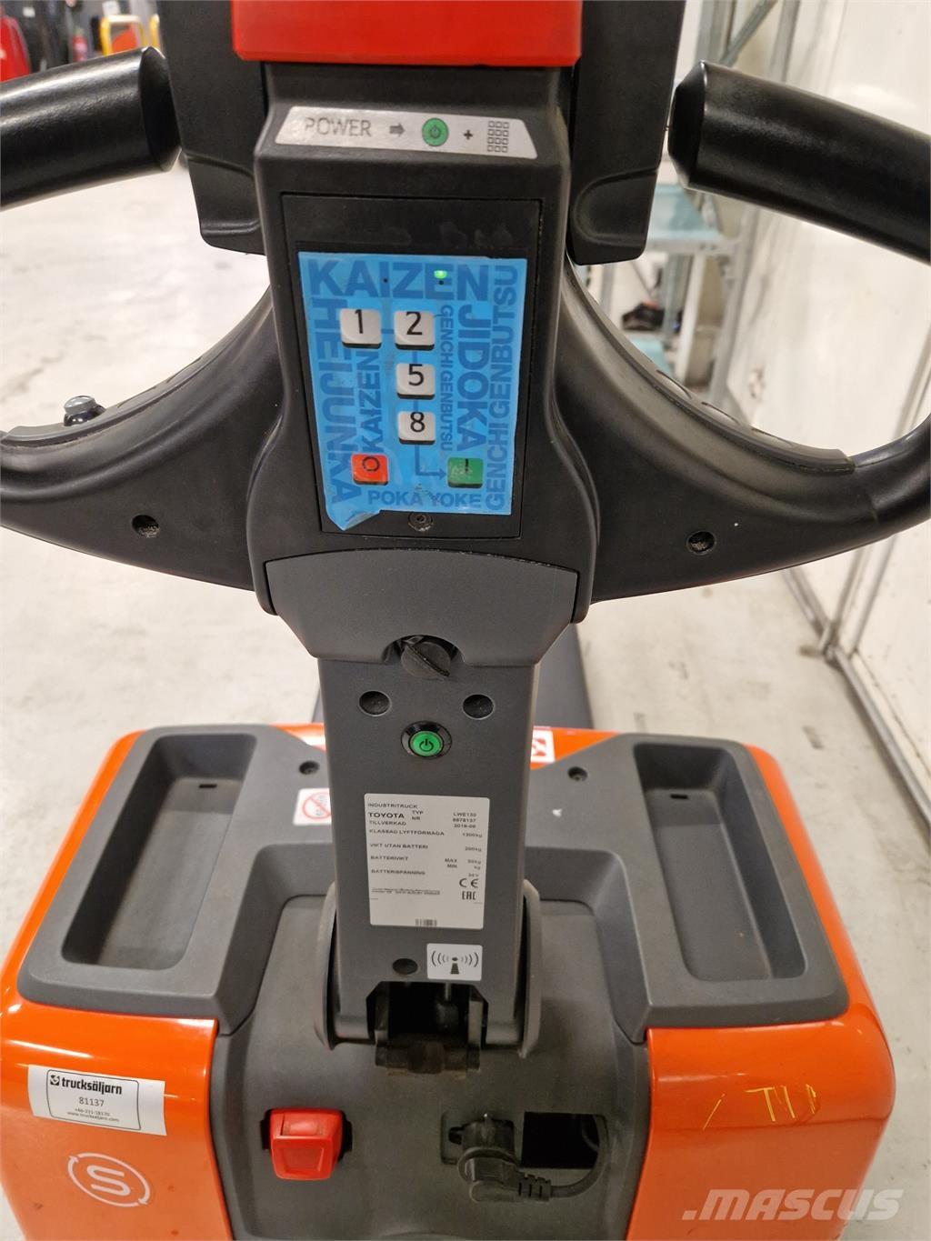 Toyota LWE130 Колички високоповдигачи с теглич