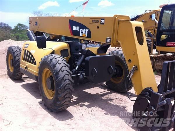CAT TL943 (M51936) Телескопични товарачи