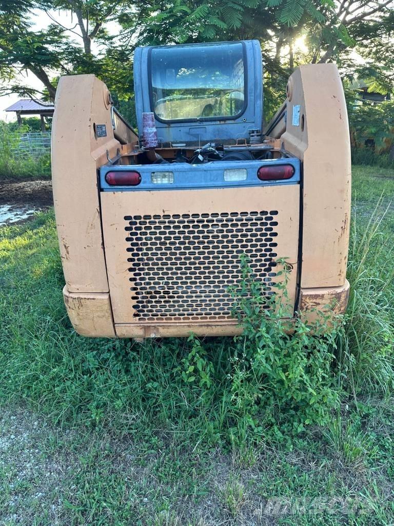 CASE SR 250 Мини товарачи
