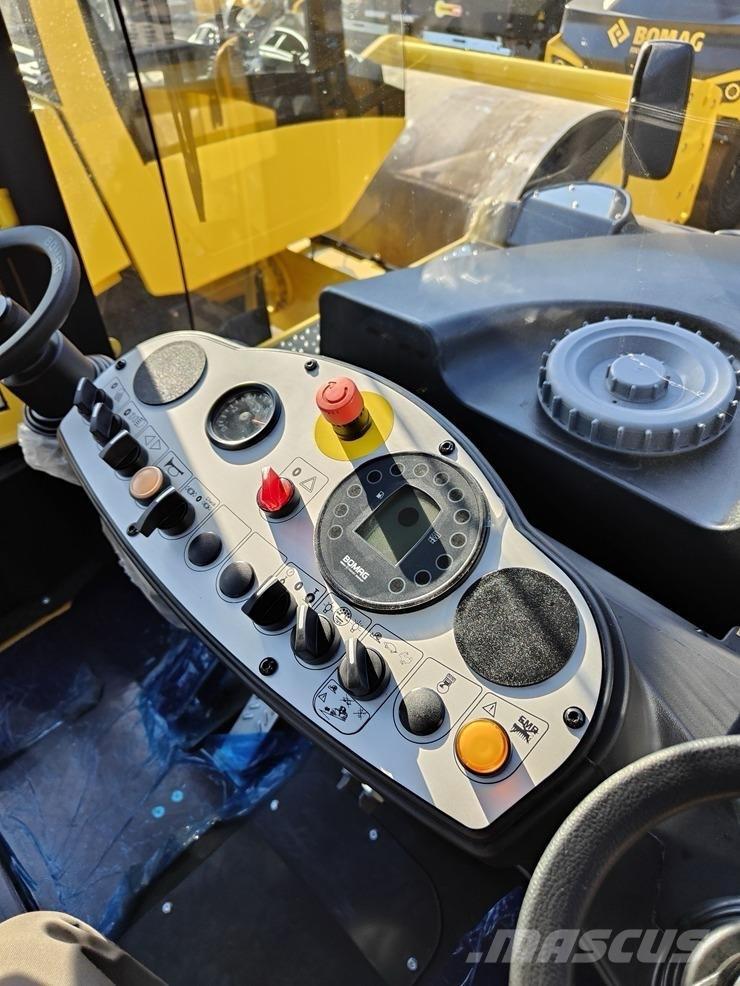 Bomag BW 24 R H Пневматични гумени  ролки
