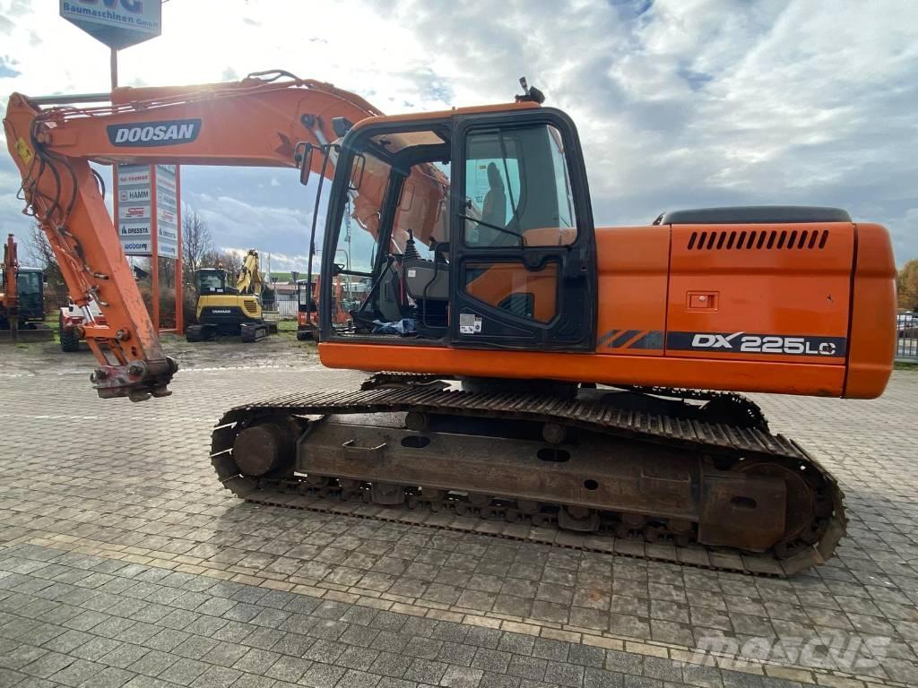 Doosan DX 225 LC Верижен екскаватор