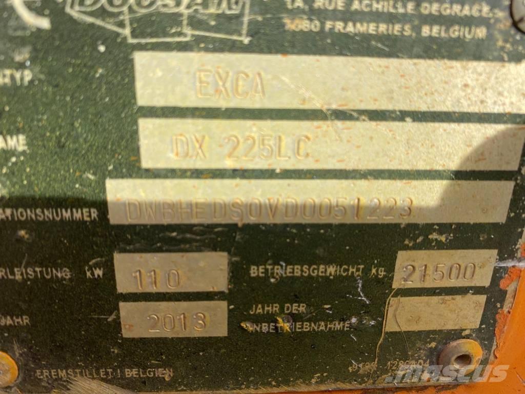 Doosan DX 225 LC Верижен екскаватор