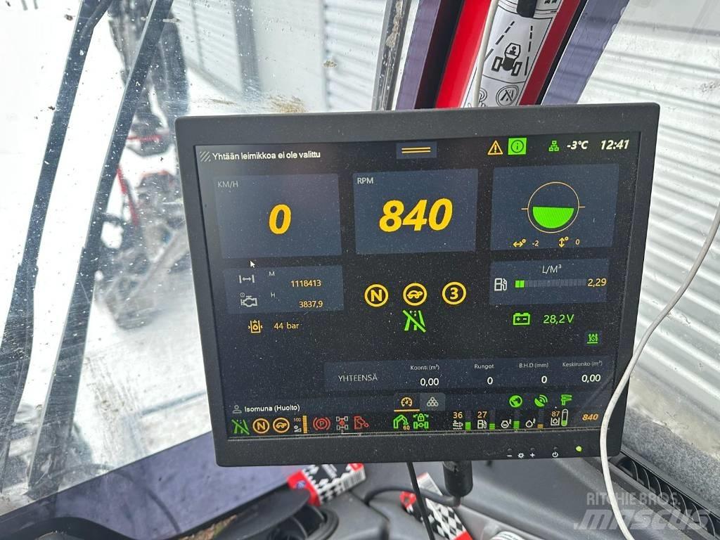 Komatsu 931 XC Харвестери