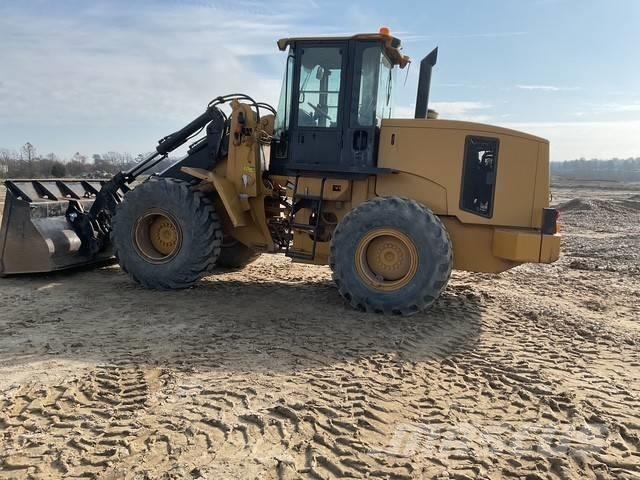 CAT IT 38 G Колесни товарачи