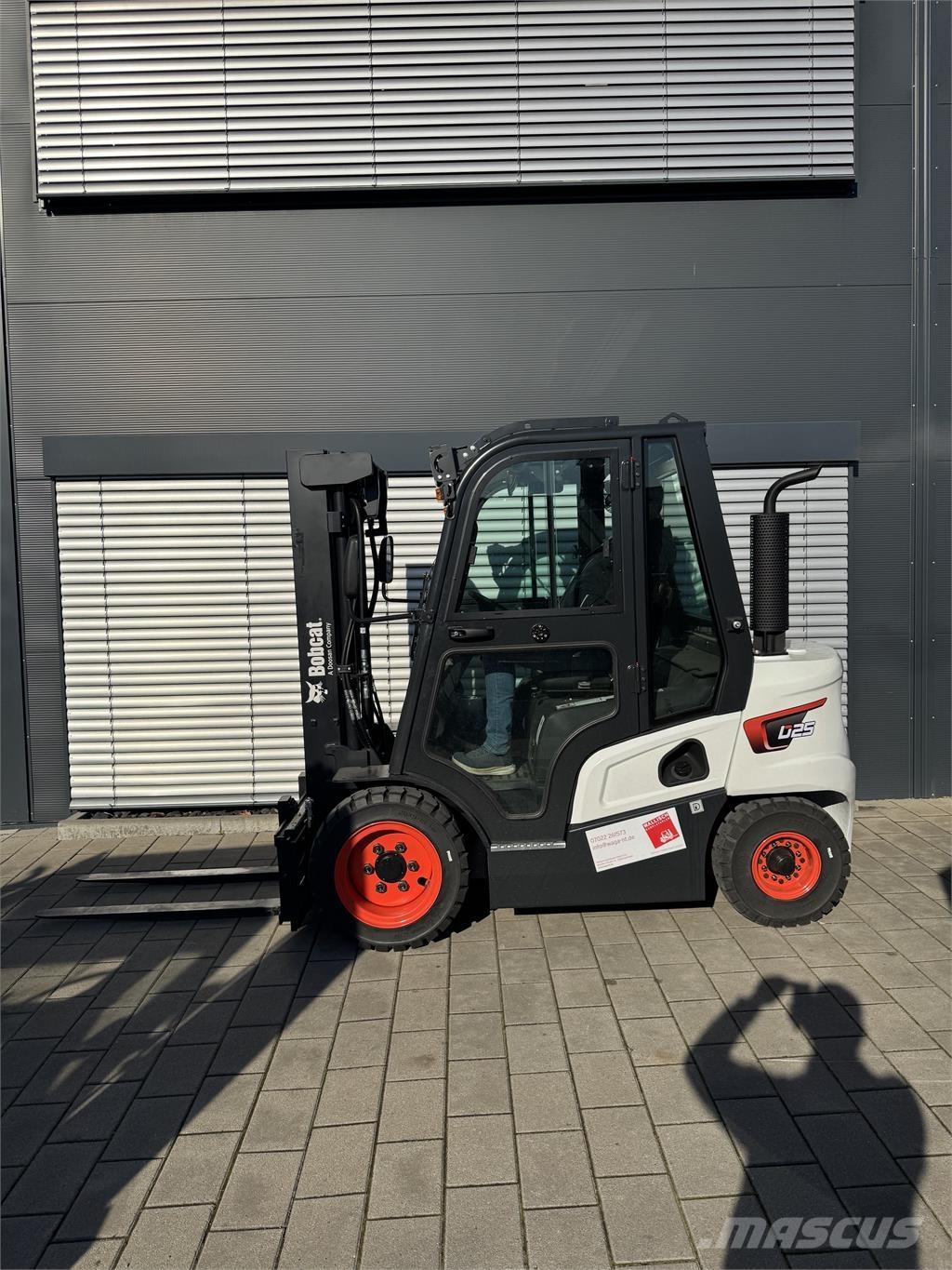 Bobcat D25NXS Дизелови камиони