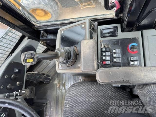 CAT 930 H Колесни товарачи