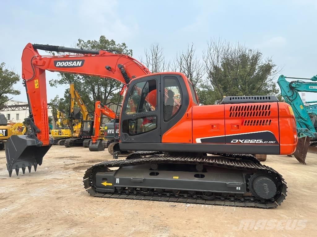 Doosan DX 225 LC-9 Верижен екскаватор