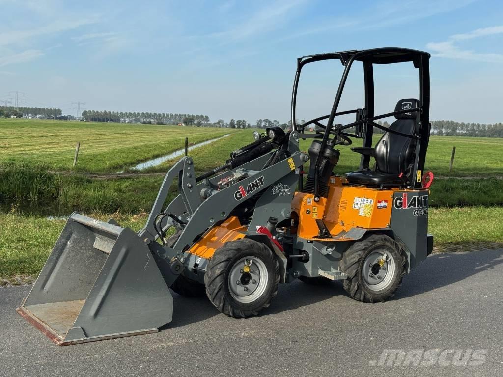 GiANT G 1200 Колесни товарачи