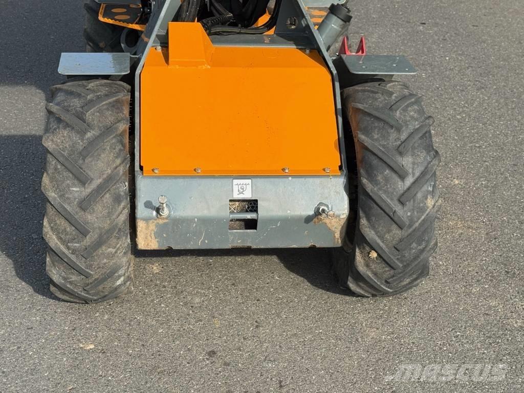 GiANT G 1200 Колесни товарачи