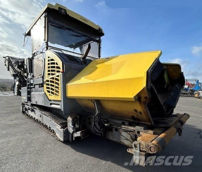 Bomag BMF 2500 S Машини за асфалт