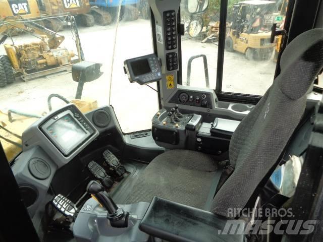 CAT 972 K Колесни товарачи