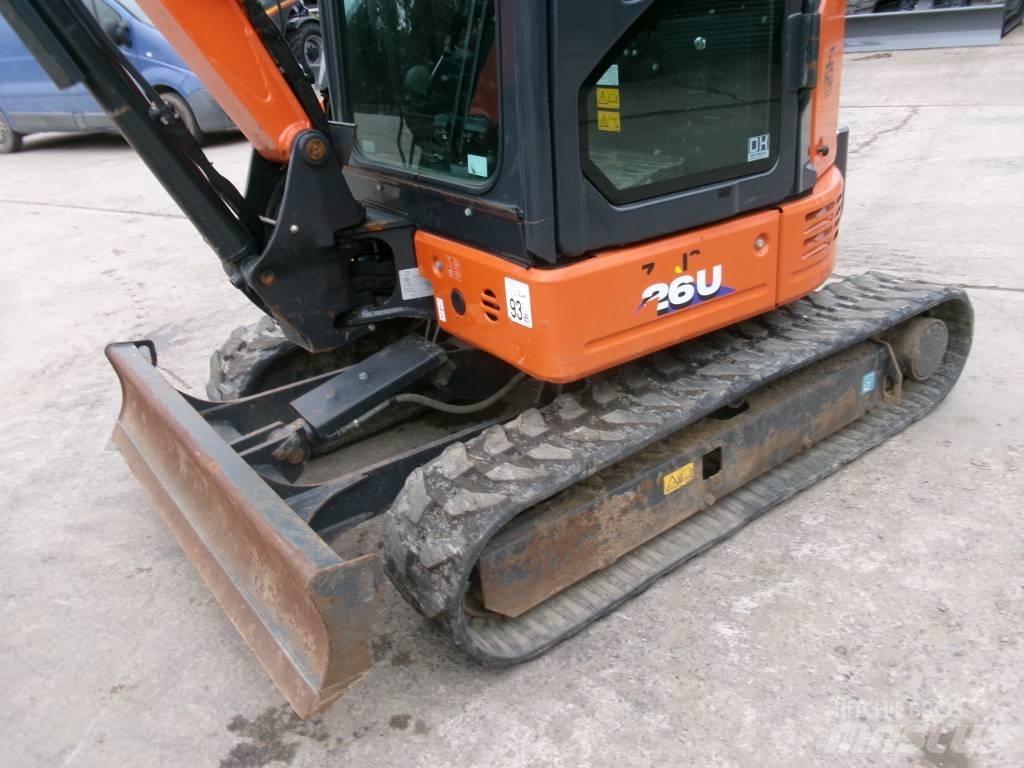 Hitachi 26U Мини екскаватори < 7 т