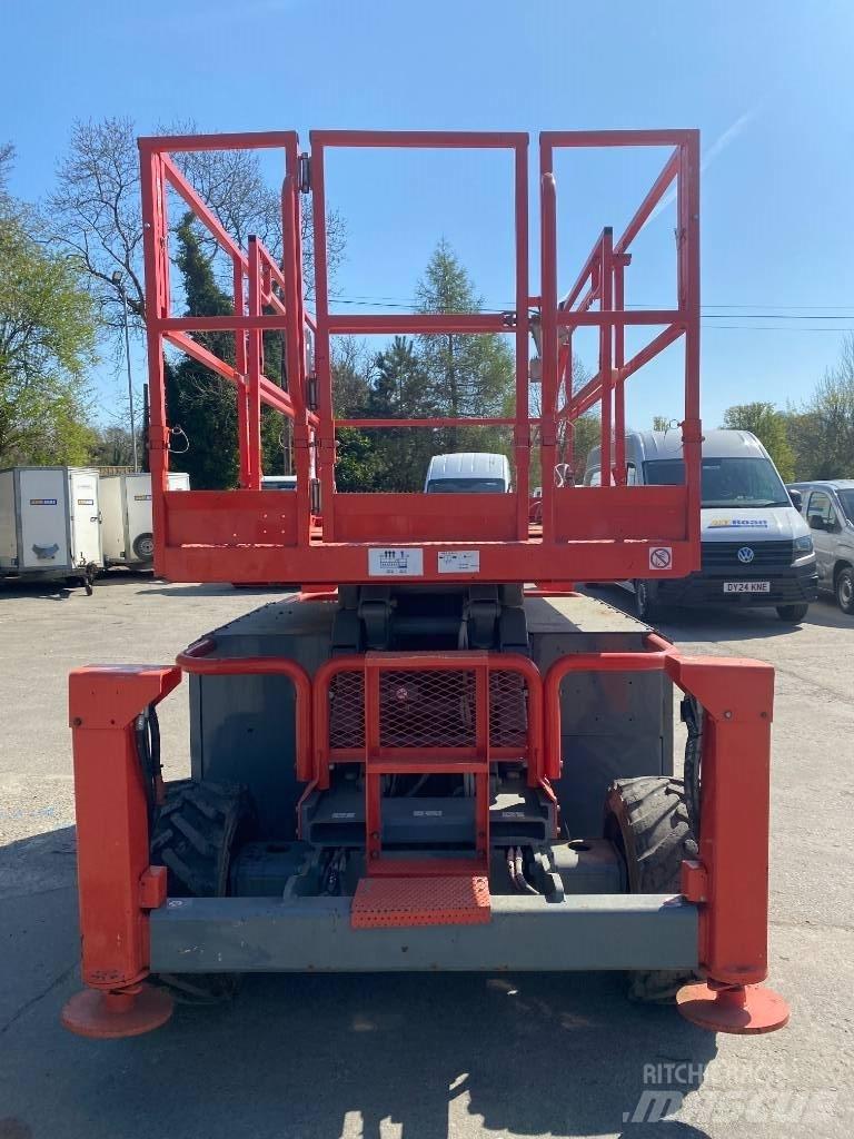 SkyJack SJ 6832 RT Ножични работни платформи