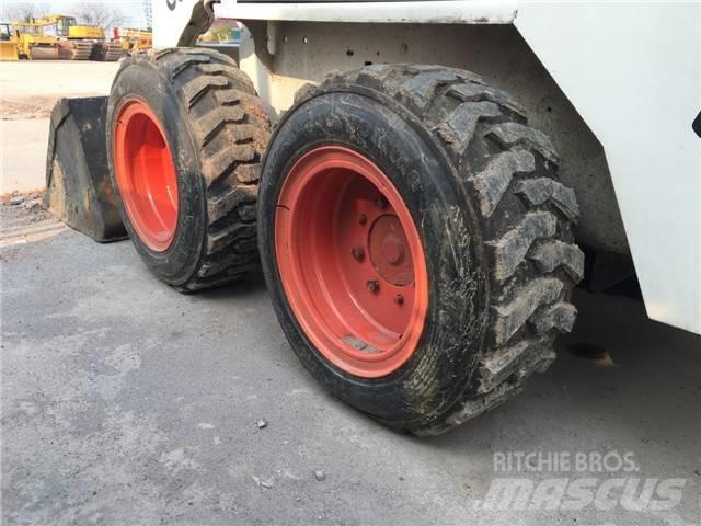 Bobcat S 130 Мини товарачи
