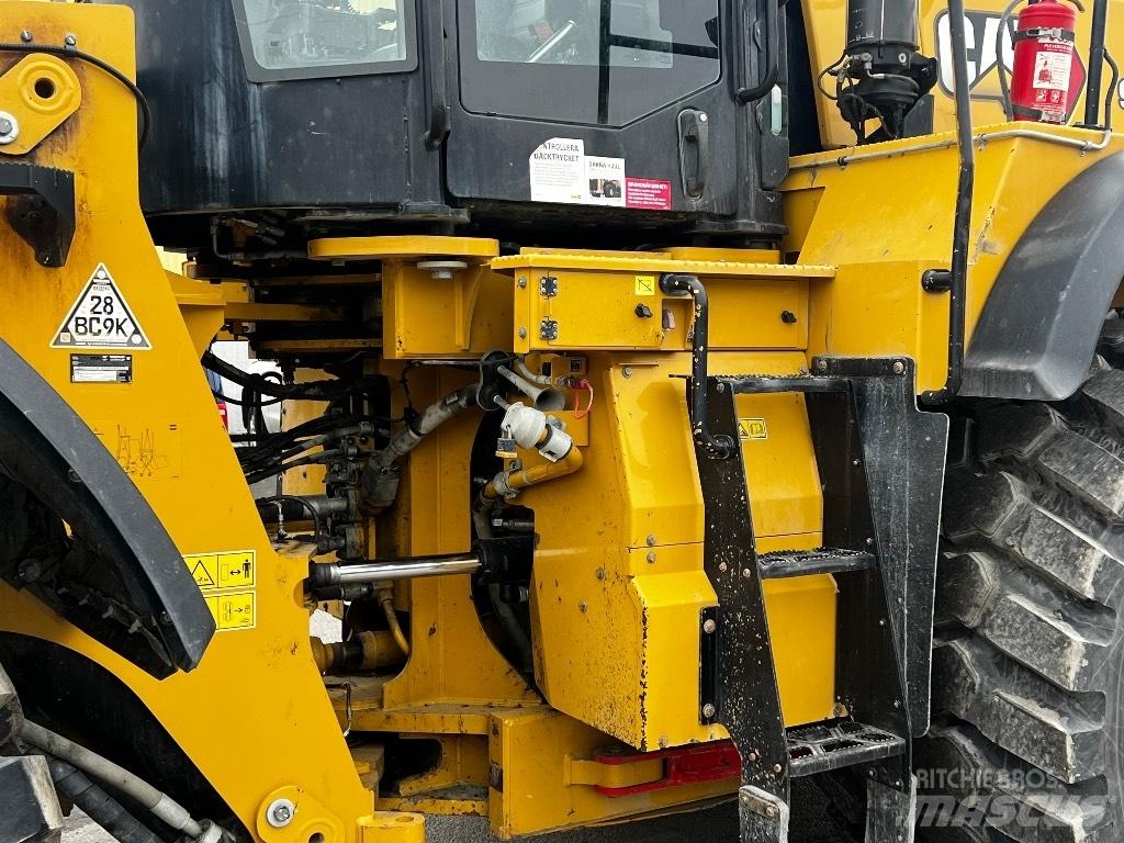 CAT 982 M Колесни товарачи